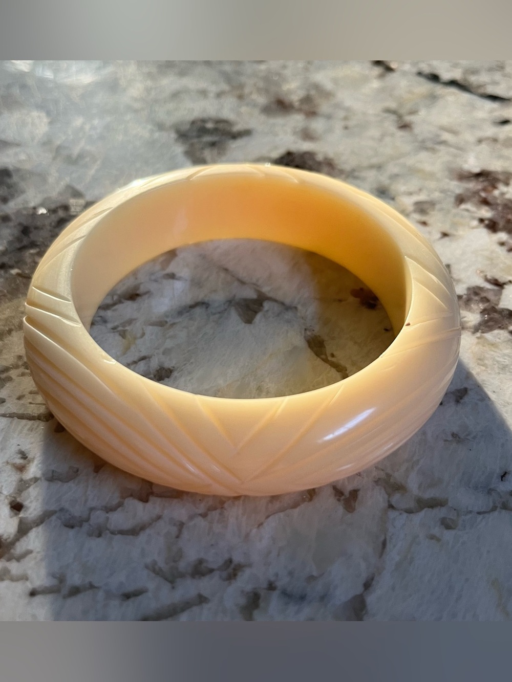 Vintage faux ivory bangle. Pre-Owned Condition-Very Good. Size S/M